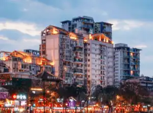 校馆弦歌焕新篇：青春力量奏响教育强音