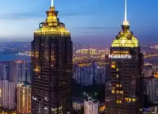 武汉两宗宅地4.36亿底价落锤，楼市回暖信号乍现？