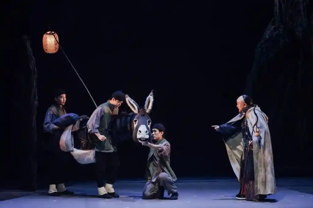 清风剧场启幕大戏东望·2025全国话剧展演季