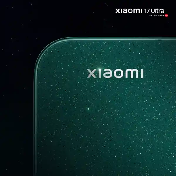 小米17 Ultra星空绿真机首曝！2D超大R角直屏刷新行业薄度纪录，Ultra系列史上最惊艳设计