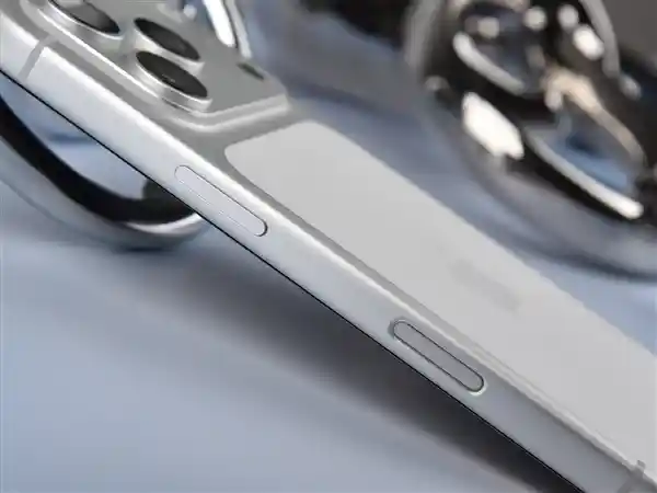 iPhone 17 Pro首曝:性能巅峰再升级,引领手机新纪元