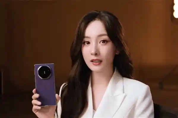 华为Mate XT非凡大师登场：17999元起，重新定义三折叠屏新标杆