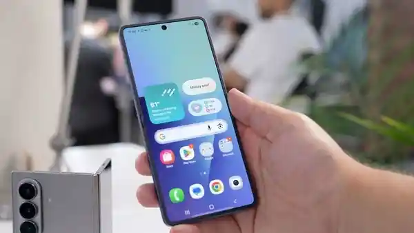 苹果折叠屏iPhone亮相：竖折新形态引领未来手机革命