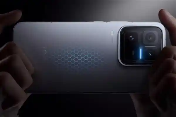 iQOO 15 Ultra震撼发布：4999元起，性能旗舰再升级